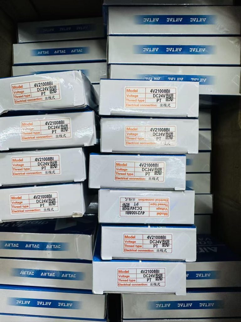 三菱PLC回收实拍:三菱FX3U-64M/R PLC_星角工控设备回收 三菱PLC回收实拍:三菱FX3U-64M/R PLC_星角工控设备回收