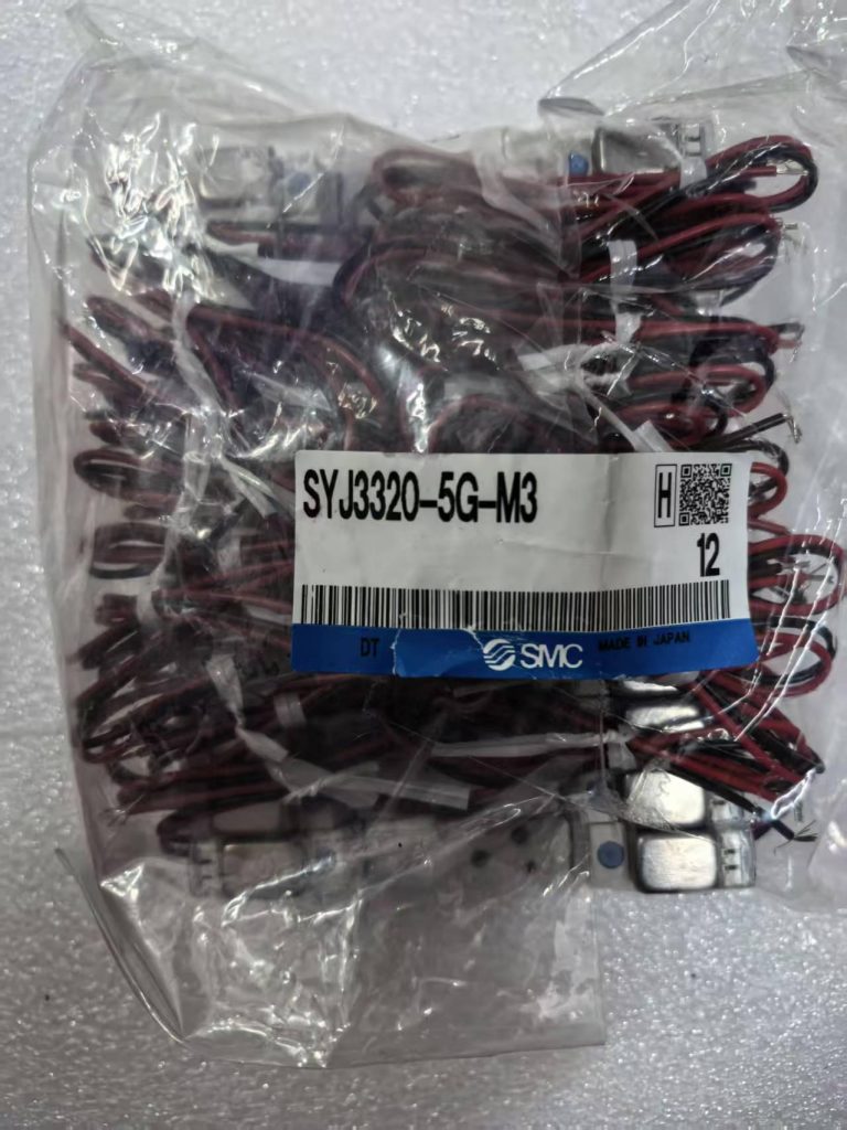 欧姆龙传感器回收实拍：E2E-X10ME1接近开关，全新带盒_星角工控设备回收